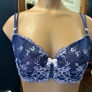 NWT Size 34D Victoria's Secret Navy and Lavender Lace Bra